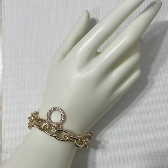 Gold Chain Circle Rhinestone Pendant Bracelet - Picture 8 of 11